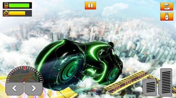 天空特技摩托车比赛手机版