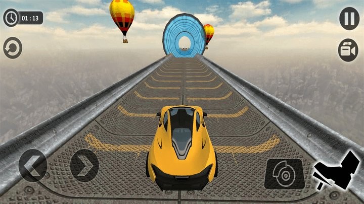 飞车很疯狂超跑赛道版游戏